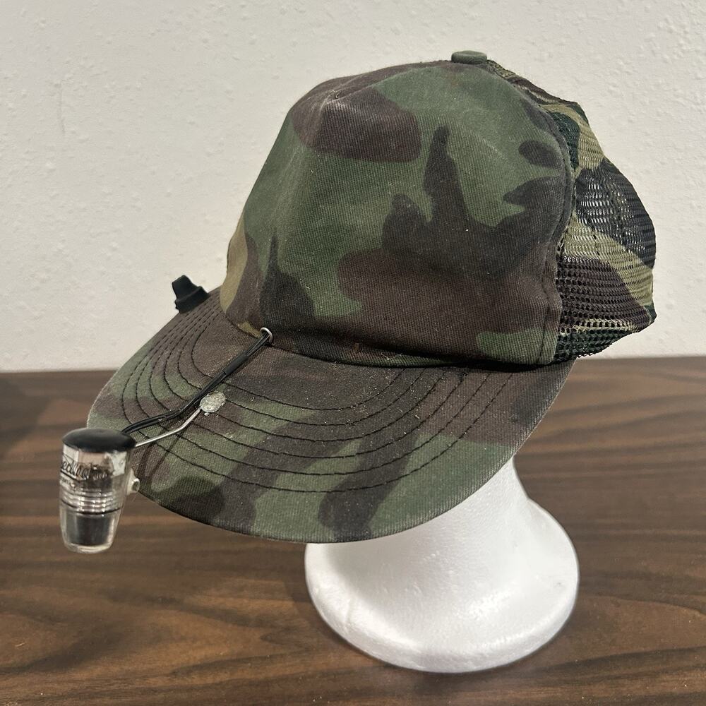 VINTAGE Woodland Camo Trucker Hat w/ LIGHT‎ Snapback Mesh Hunting Speedlight Cap